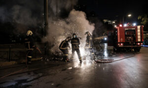 Σύλλογος Ηνίοχος για τη φωτιά στα ενοικιαζόμενα αυτοκίνητα: «Τέτοιου είδους βίαιες συμπεριφορές δεν έχουν θέση στην κοινωνία»