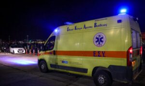 Βούλα: Σοβαρό τροχαίο στη Λεωφόρο Ποσειδώνος – Ταξί συγκρούστηκε με μηχανή