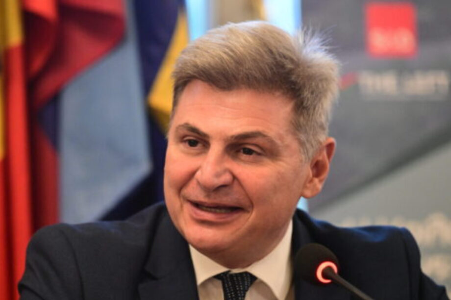 Νικόλας Φαραντούρης ΝΕΟ