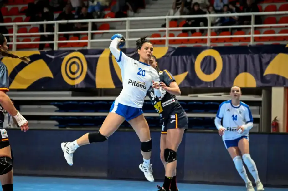 ΕΘΝΙΚΗ ΟΜΑΔΑ ΓΥΝΑΙΚΩΝ ΧΑΝΤΜΠΟΛ