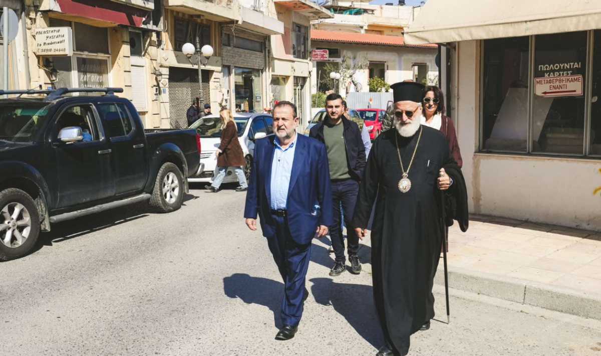 Βόλτα και πασχαλινές ευχές από το Δήμαρχο Μινώα Πεδιάδας και τους συνεργάτες του