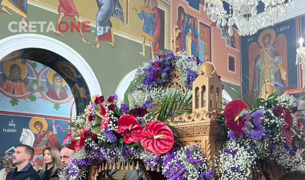 Με κατάνυξη η Ακολουθία του Επιταφίου στην Ελούντα: Το «παρών» έδωσε και ο βουλευτής Λασιθίου – Δείτε φωτογραφίες