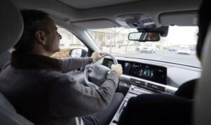 Πόσο κοστίζει το αυτοκίνητο του Κυριάκου Μητσοτάκη;