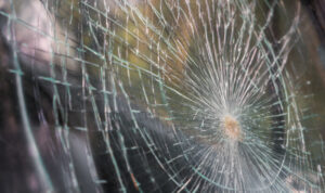 Νέο χτύπημα στο Ηράκλειο: Βανδαλισμοί σε επτά ΙΧ κοντά στο αεροδρόμιο «Νίκος Καζαντζάκης»