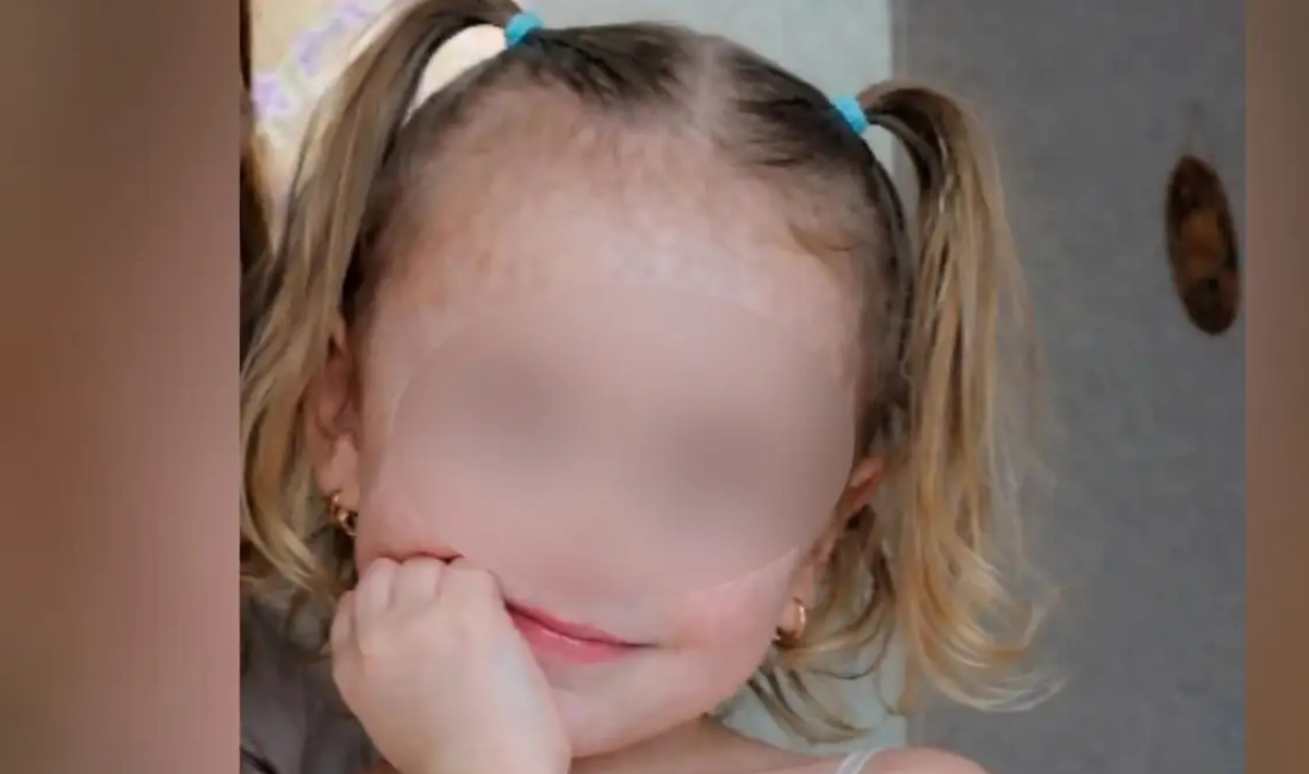 Καβάλα: Ράγισαν καρδιές στην κηδεία της 3χρονης που σκοτώθηκε στο τροχαίο – Με μπομπονιέρες το τελευταίο αντίο