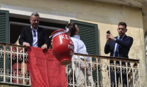 Κέρκυρα: Ατύχημα από τους Μπότηδες στη Λιστόν – Κανάτα έπεσε και έσπασε στο κεφάλι γυναίκας