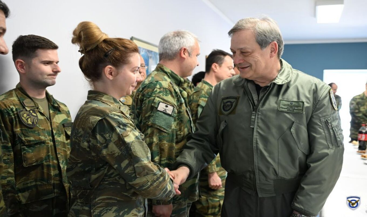 Στην Κάρπαθο ο αρχηγός της Πολεμικής Αεροπορίας – Επισκέφθηκε την 26η Μοίρα κατευθυνόμενων βλημάτων «Patriot»