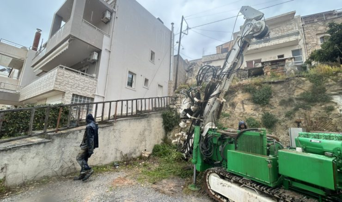Ηράκλειο: Ολοκληρώθηκαν οι γεωτρήσεις για τη γεωτεχνική έρευνα στον οικισμό των Βουτών