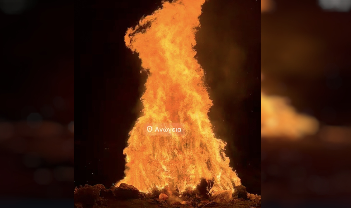 «Πύρινο» θέαμα στα Ανώγεια – Κάηκε για τα καλά ο «Ιούδας» φέτος