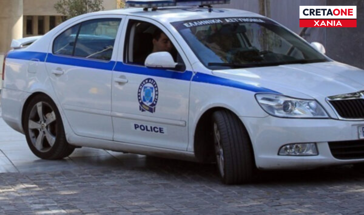 Χανιά: «Τύχη βουνό» για οδηγό – Ποδάρι γερανού καρφώθηκε σε αυτοκίνητο, εκατοστά από τη θέση του οδηγού