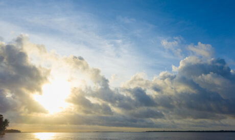 ΚΑΙΡΟΣ ΗΛΙΟΦΑΝΕΙΑ ΜΕ ΣΥΝΝΕΦΑ