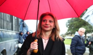 Mαρία Καρυστιανού: Δεν μπορεί να γίνει η δίκη αν δεν είμαστε οι συγγενείς μέσα στη αίθουσα