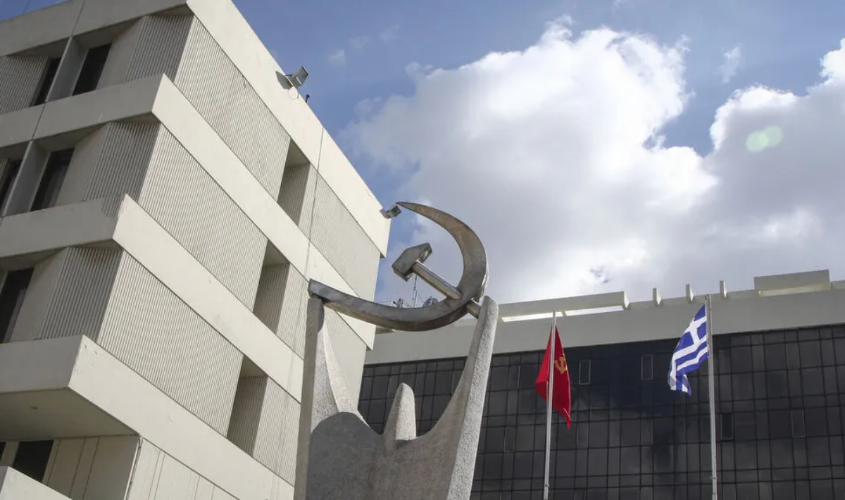 Το ΚΚΕ για την επίσκεψη του πρωθυπουργού στο Ηράκλειο: «Κοιμήσου και παρήγγειλα στην Πόλη τα προικιά σου»