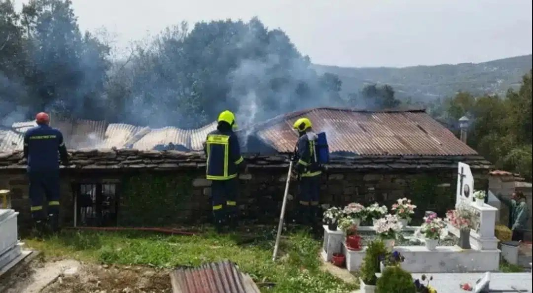 Συναγερμός στα Ιωάννινα: Ξέσπασε φωτιά σε νεκροταφείο – «Στάχτη» το οστεοφυλάκιο