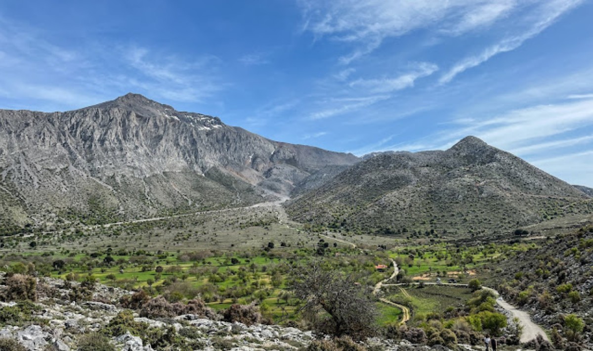 Ο Ορειβατικός Σύλλογος Αγίου Νικολάου στο Λιμνάκαρο για τον Επιτάφιο