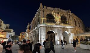 Ηράκλειο: Εντυπωσιακή φωταγώγηση του Κυπέλλου του ΟΦΗ στη Λότζια (φωτογραφίες)