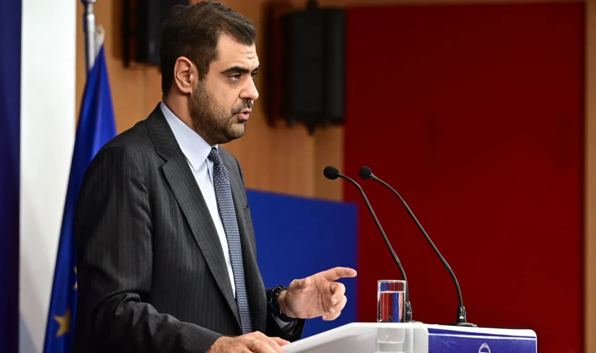 Ανασχηματισμός: Οι ανακοινώσεις Μαρινάκη για το νέο κυβερνητικό σχήμα – Δείτε Live