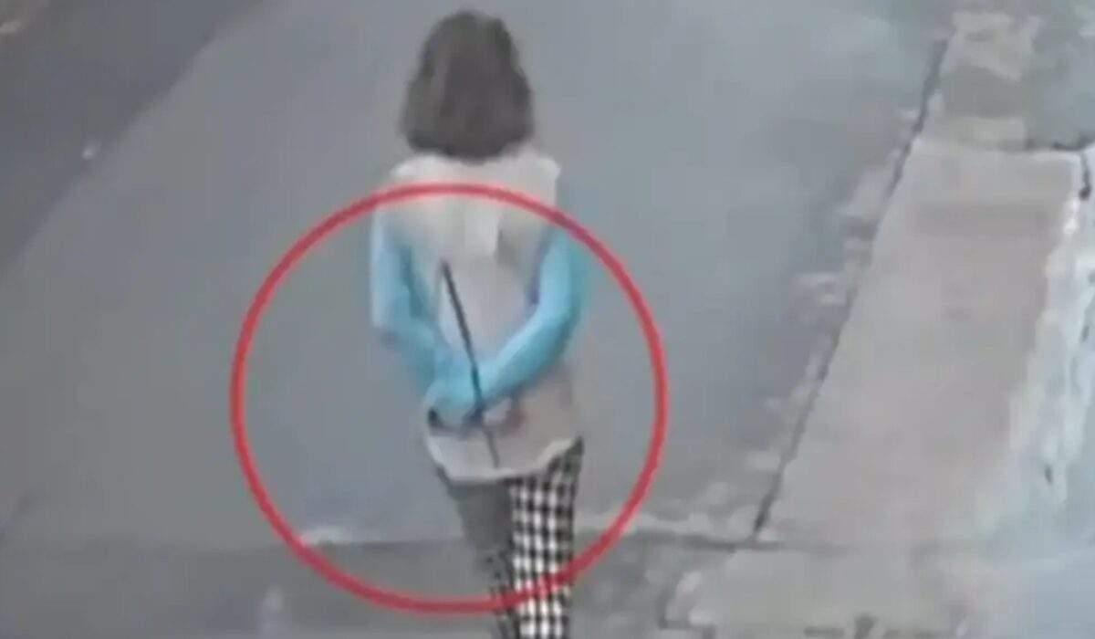 Νεάπολη: Νεκρή 30χρονη γυναίκα – Είχε εντοπιστεί να περπατάτει ξυπόλητη και με δεμένα τα χέρια στους δρόμους (βίντεο)