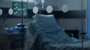 Ώρες αγωνίας για 19χρονο φοιτητή – Διασωληνωμένος στη ΜΕΘ με μηνιγγίτιδα