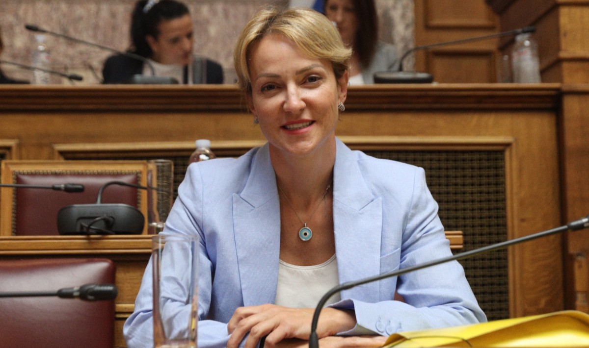 Σδούκου: «Τα κόμματα της αντιπολίτευσης μετατρέπουν την πολιτική σε “αρένα”»