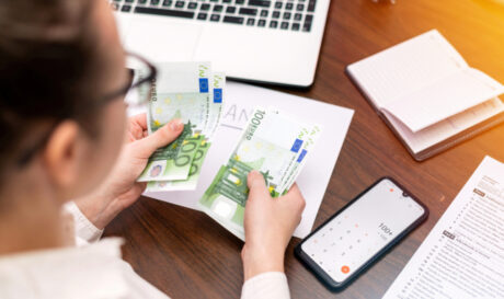 ΧΡΗΜΑΤΑ ΣΥΝΤΑΞΕΙΣ