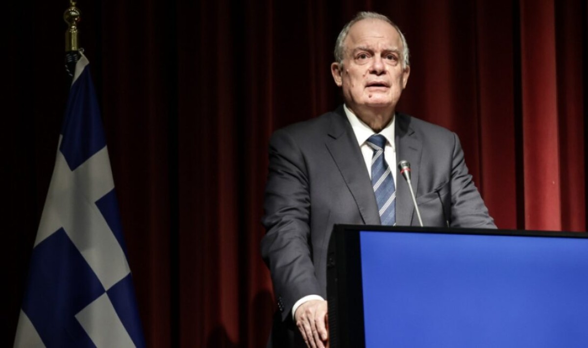 Κωνσταντίνος Τασούλας: Στη Σύρο για τις ακολουθίες του Επιταφίου και της Ανάστασης