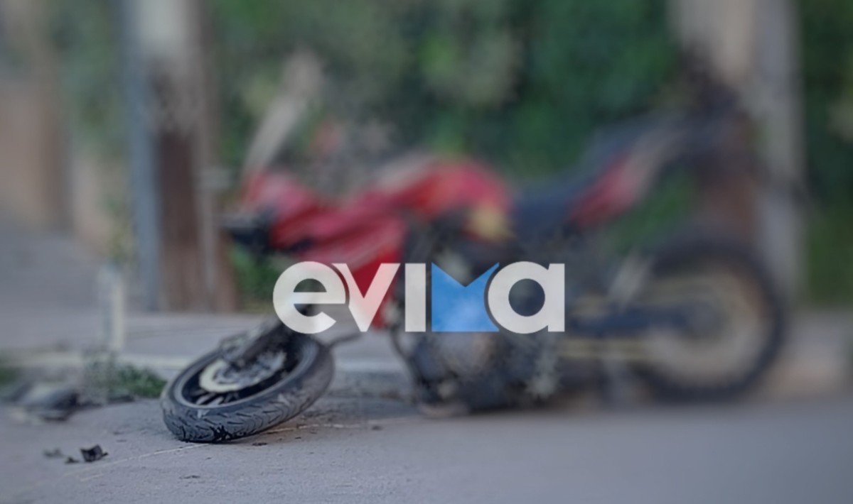 Τροχαίο ατύχημα στη Χαλκίδα: Μοτοσυκλέτα συγκρούστηκε με αυτοκίνητο – Στο νοσοκομείο ο οδηγός της