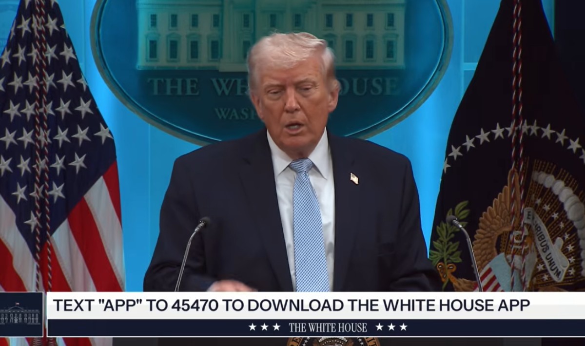 Τραμπ: «Οι Ιρανοί θέλουν να συνεχίσουμε να τους βομβαρδίζουμε» (Βίντεο)