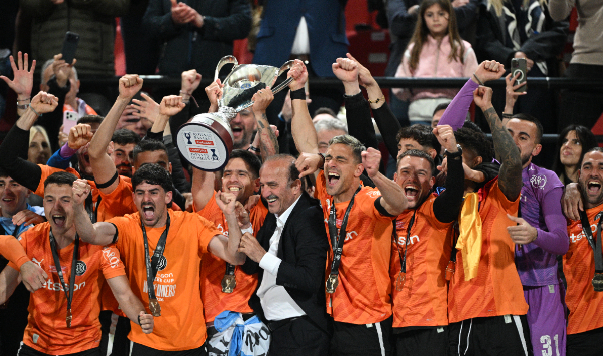 ΟΦΗ: Γράφτηκε ιστορία, ο Λαμπρόπουλος σήκωσε το δεύτερο Κύπελλο του Ομίλου