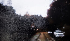 Καιρός: Συννεφιά, λασποβροχές και μεταφορά αφρικανικής σκόνης αύριο 15/4 στην Κρήτη