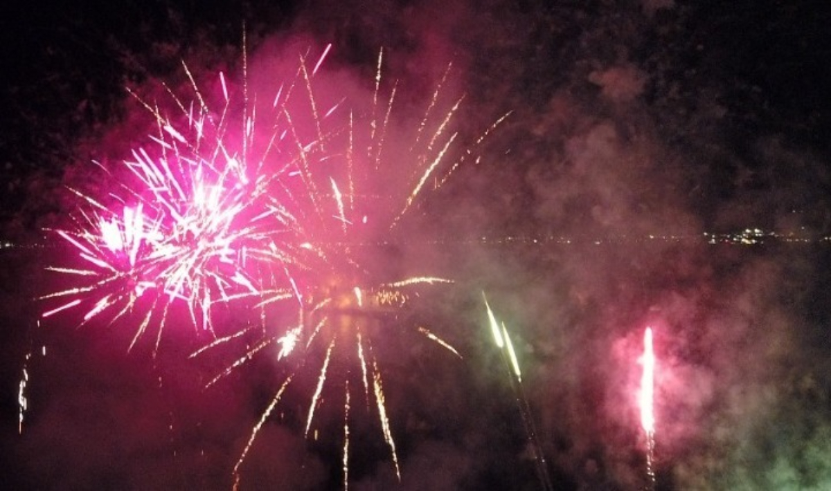 «Δεν είναι παιχνίδι»: Το νέο μήνυμα της ΕΛ.ΑΣ. για τις κροτίδες με σοκαριστικές εικόνες τραυματιών (βίντεο)