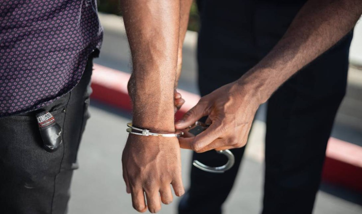 Άλιμος: Στα χέρια της αστυνομίας οπλισμένοι ανήλικοι που λήστευαν περίπτερα