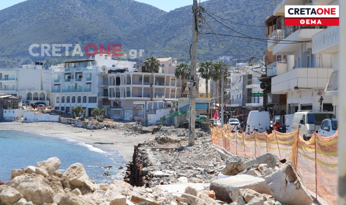 «Βομβαρδισμένο τοπίο» θυμίζει η ανάπλαση του λιμένα Χερσονήσου – Ανησυχία για τη φετινή τουριστική σεζόν