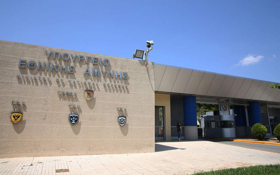 «Ρώσοι χάκερ» παραβίασαν λογαριασμούς email του ΓΕΕθΑ