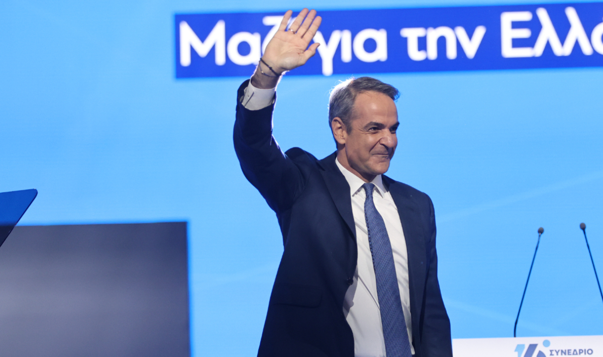 Τα διλήμματα Μητσοτάκη, η «τρίτη θητεία», οι κόκκινες γραμμές και οι δελφίνοι