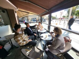 Όχι μόνο τον υποδέχθηκε στην Περιφέρεια αλλά ήπιαν και καφέ