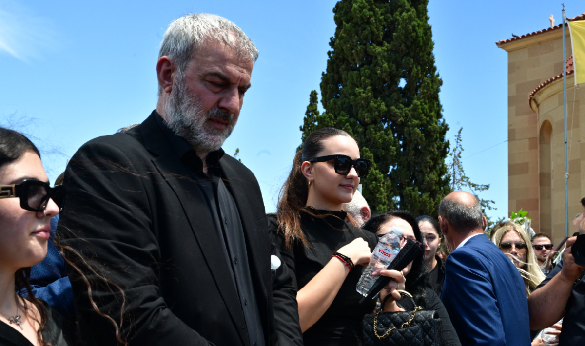 Άννα Βίσση σε Τραϊανό Δέλλα: «Ακόμα και στην απουσία της να συνεχίσεις να τη νιώθεις στο πλευρό σου»