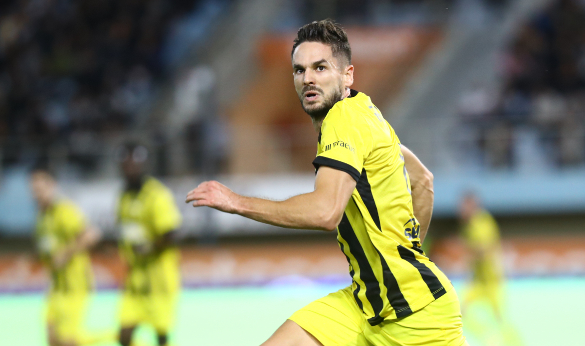Super League: Για άλλα δύο χρόνια στην ΑΕΚ ο Γκατσίνοβιτς