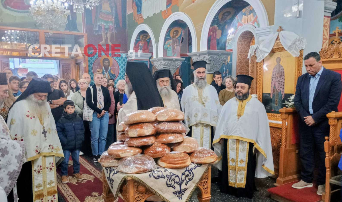Ελούντα: Με λαμπρότητα τιμήθηκε η γιορτή των πολιούχων Αγίων Κωνσταντίνου και Ελένης (φωτογραφίες)