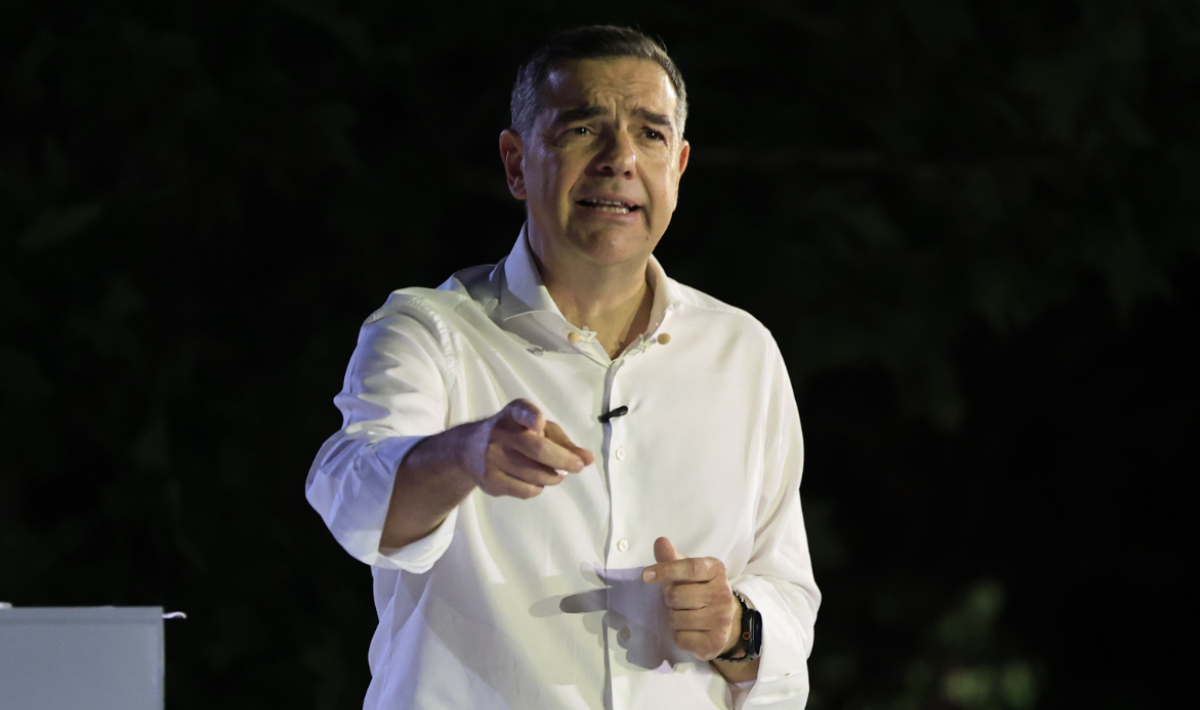Έντονη αδιαθεσία πολίτη στην ομιλία Τσίπρα: «Αν υπάρχει γιατρός να έρθει γρήγορα» (βίντεο)
