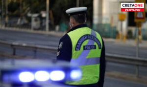 Ρέθυμνο: Αυτοκίνητο συγκρούστηκε με τουριστικό λεωφορείο στον ΒΟΑΚ