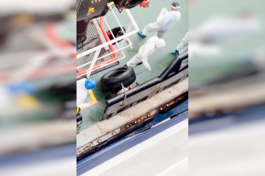 Τεράστια επιχείρηση για την εκκένωση του κρουαζιερόπλοιου με τα θύματα του χανταϊού (βίντεο)