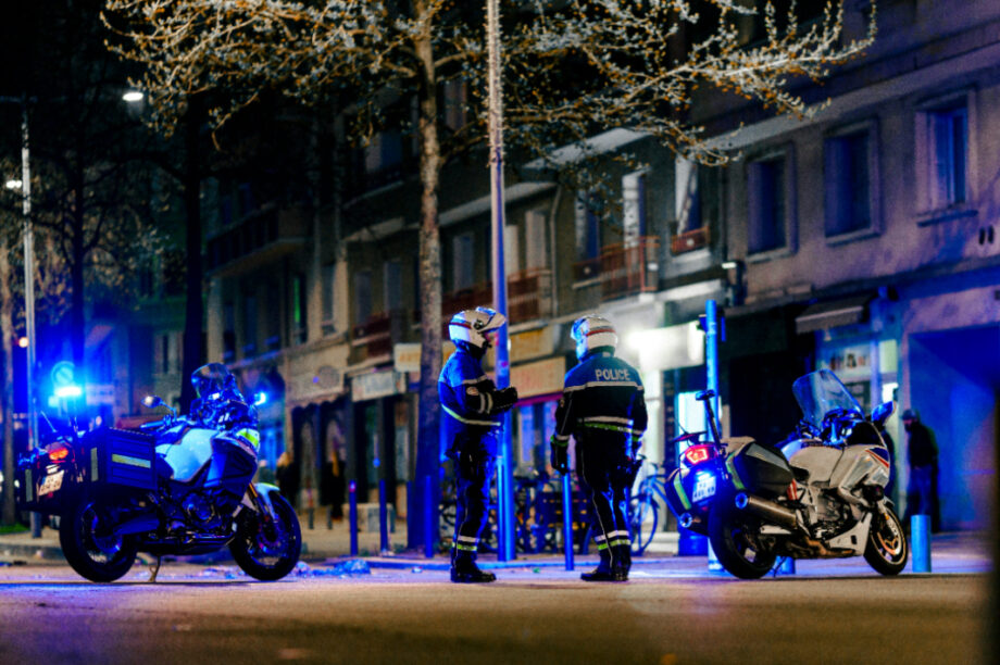 Police Νύχτα