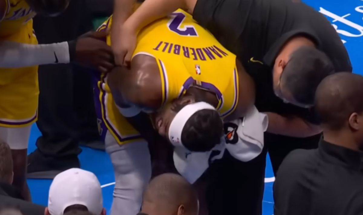 NBA: Τρομακτικός τραυματισμός του Βάντερμπιλτ στον αγώνα των Λέικερς μα τους Θάντερ (βίντεο)