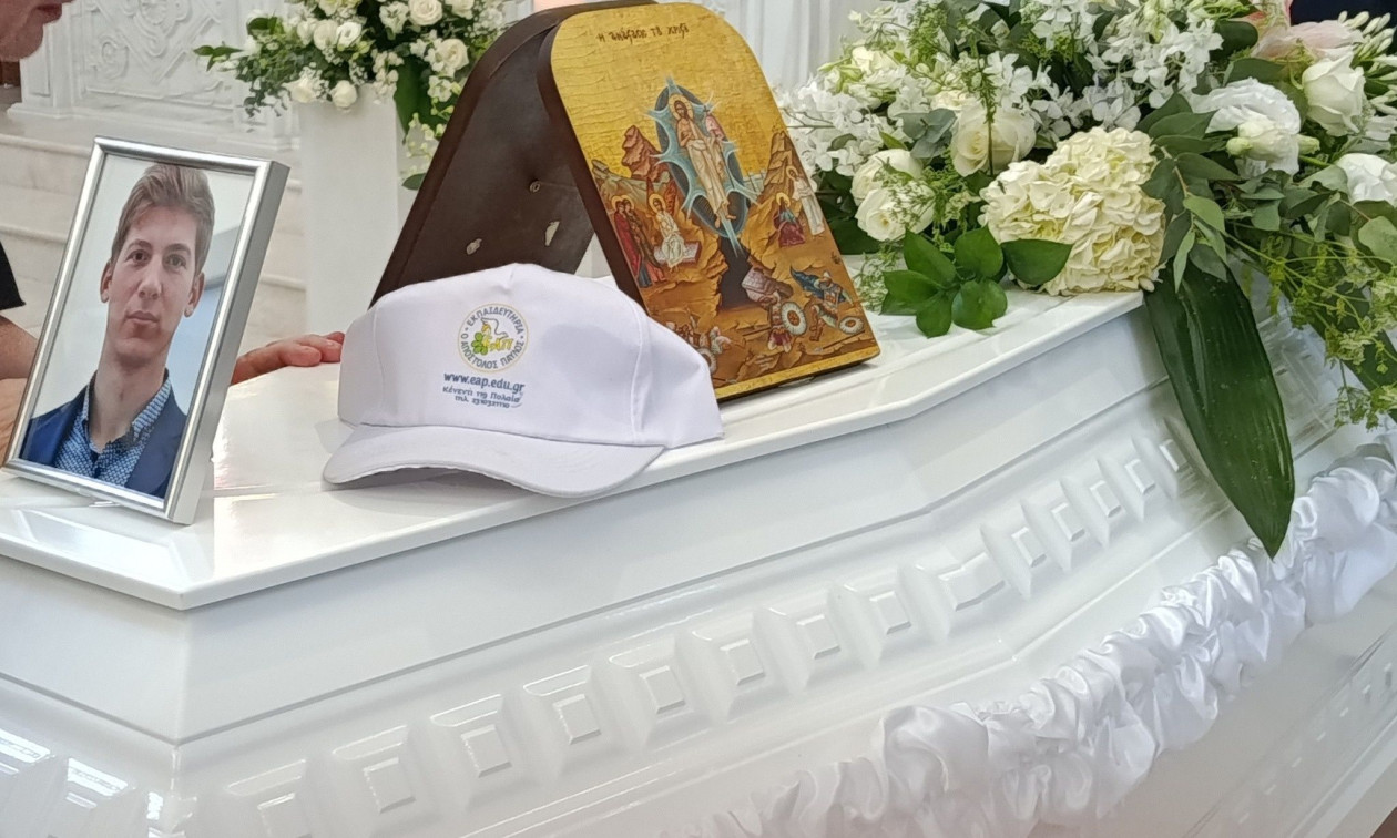 Αλέξης Τσικόπουλος: Σε κλίμα οδύνης κηδεύτηκε ο 33χρονος γιατρός