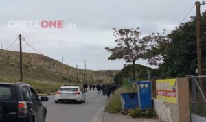 Καρτερός: Διέλευση δεκάδων ακτιβιστών με συνθήματα υπέρ της Παλαιστίνης – Ισχυρή αστυνομική παρουσία