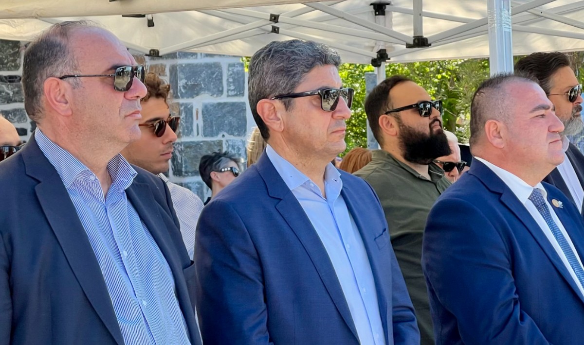 Ο Λευτέρης Αυγενάκης στις εκδηλώσεις για τα 85 χρόνια από την Μάχη της Κρήτης στον Χάρακα: «Η μνήμη γίνεται βίωμα»