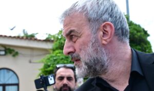 Βαρύ πένθος για τον Τραϊανό Δέλλα: Οι συγκλονιστικές στιγμές στην κηδεία της Γωγώς Μαστροκώστα