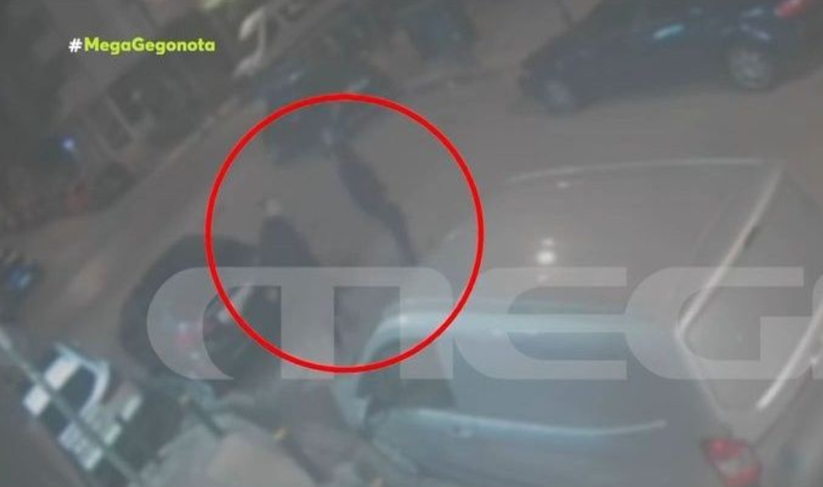 Η στιγμή της διαφυγής των 10 ατόμων έπειτα από μαχαίρωμα σε 15χρονο