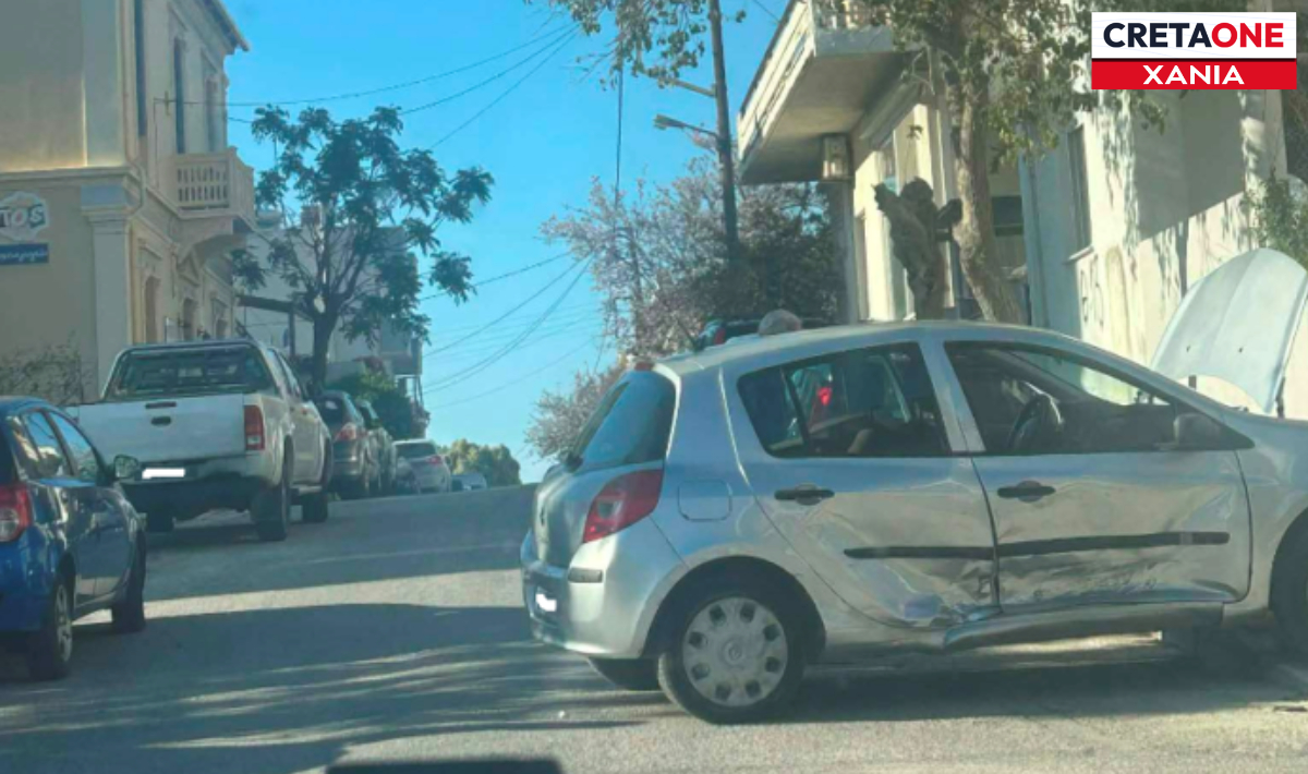 Τροχαίο ατύχημα με σύγκρουση αυτοκινήτων στον ‘Αγιο Ιωάννη στα Χανιά